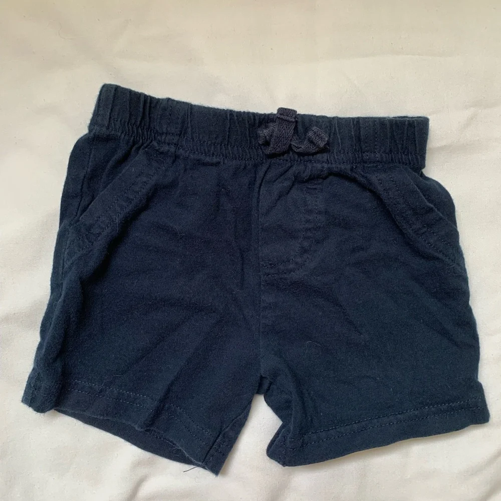 The Children’s Place 3-6 month summer set - 3 shorts and a onesie